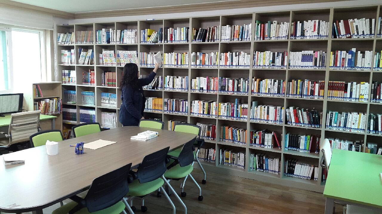 0113 행정자료전산화(도서관 관리) 근무 모습