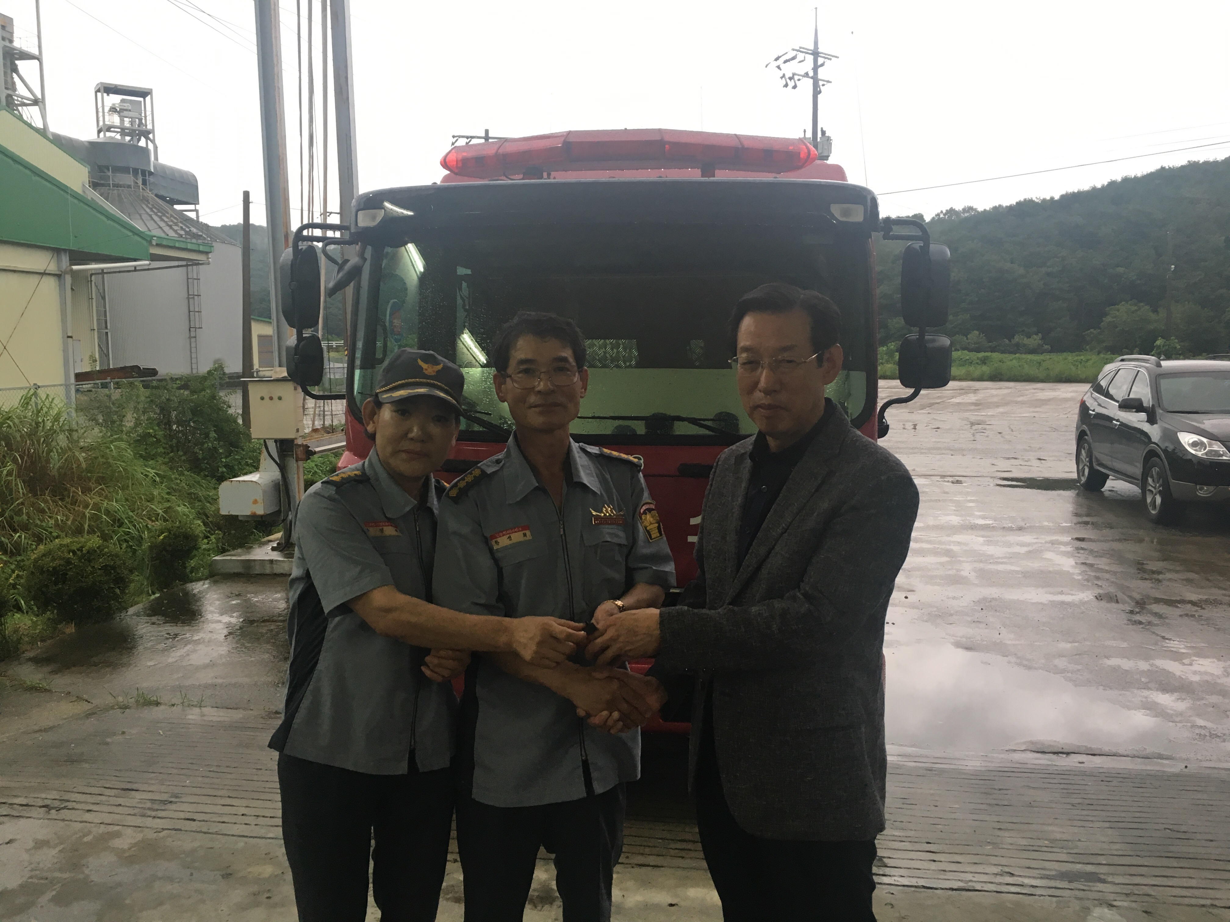 0825 남양면 의용소방대 소방차량 전달식2.JPG