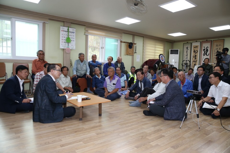 0905 이동군수실2.JPG