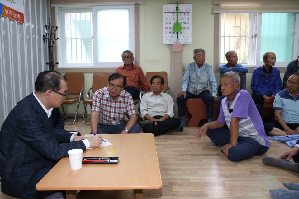 0905 이동군수실3.JPG