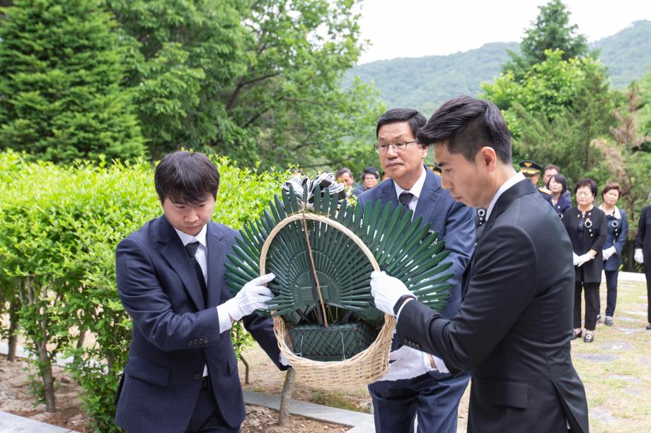 190606_제 64회 현충일 충혼탐 참배_0001