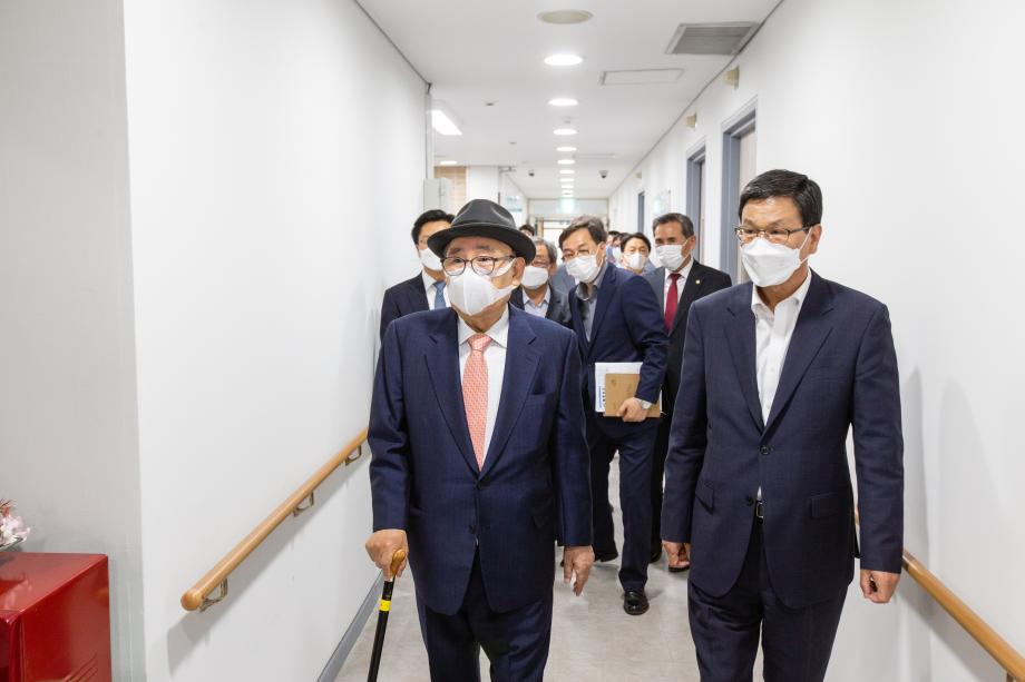 200514_파안 명의진 회장 의료장비 기탁식 _0009