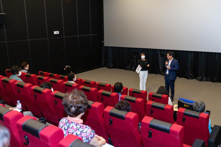 200710_여성단체협의회 여성인원영화 관람_0005