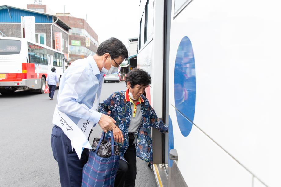 200727_청양교통 안전운행 친절봉사 캠페인_0007