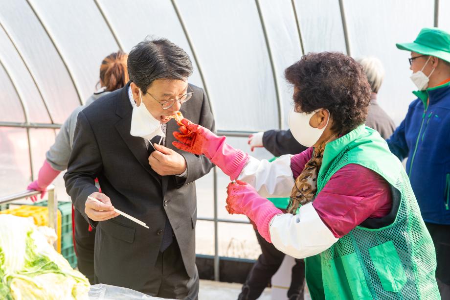 201113_어려운 가정 김장 담가주기 화성면_0003