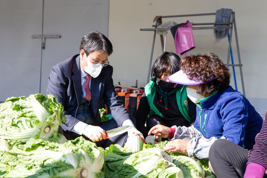 201123_어려운 가정 김장 담가주기_0003