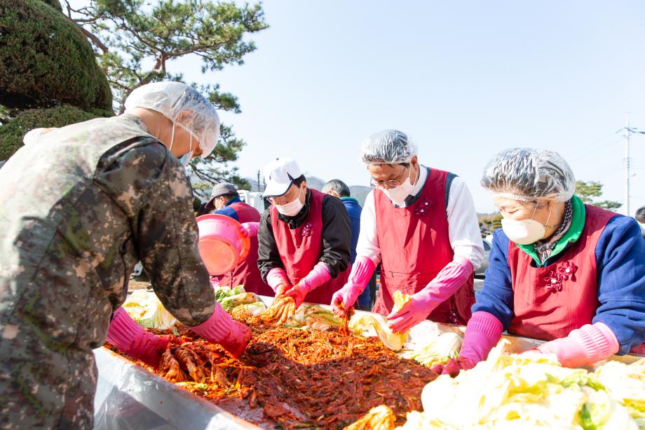 201126_어려운 가정 김장 담가주기_0005