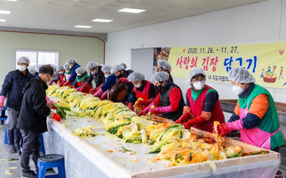 201127_어려운 가정 김장 담가주기_0006