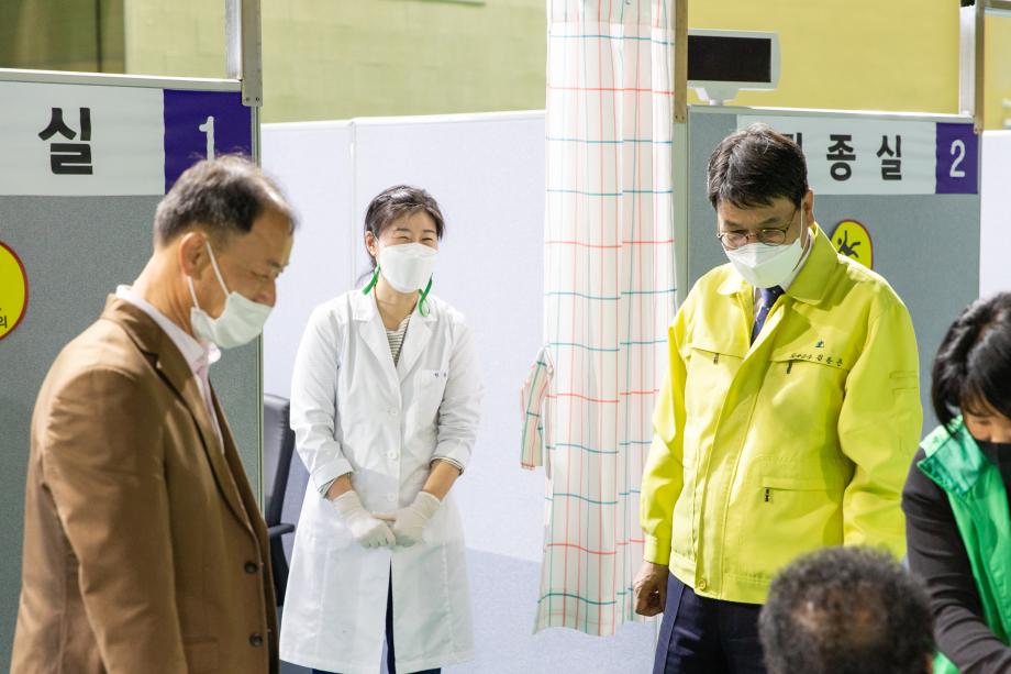 210427_코로나19 백신접종센터 현장 방문_0005