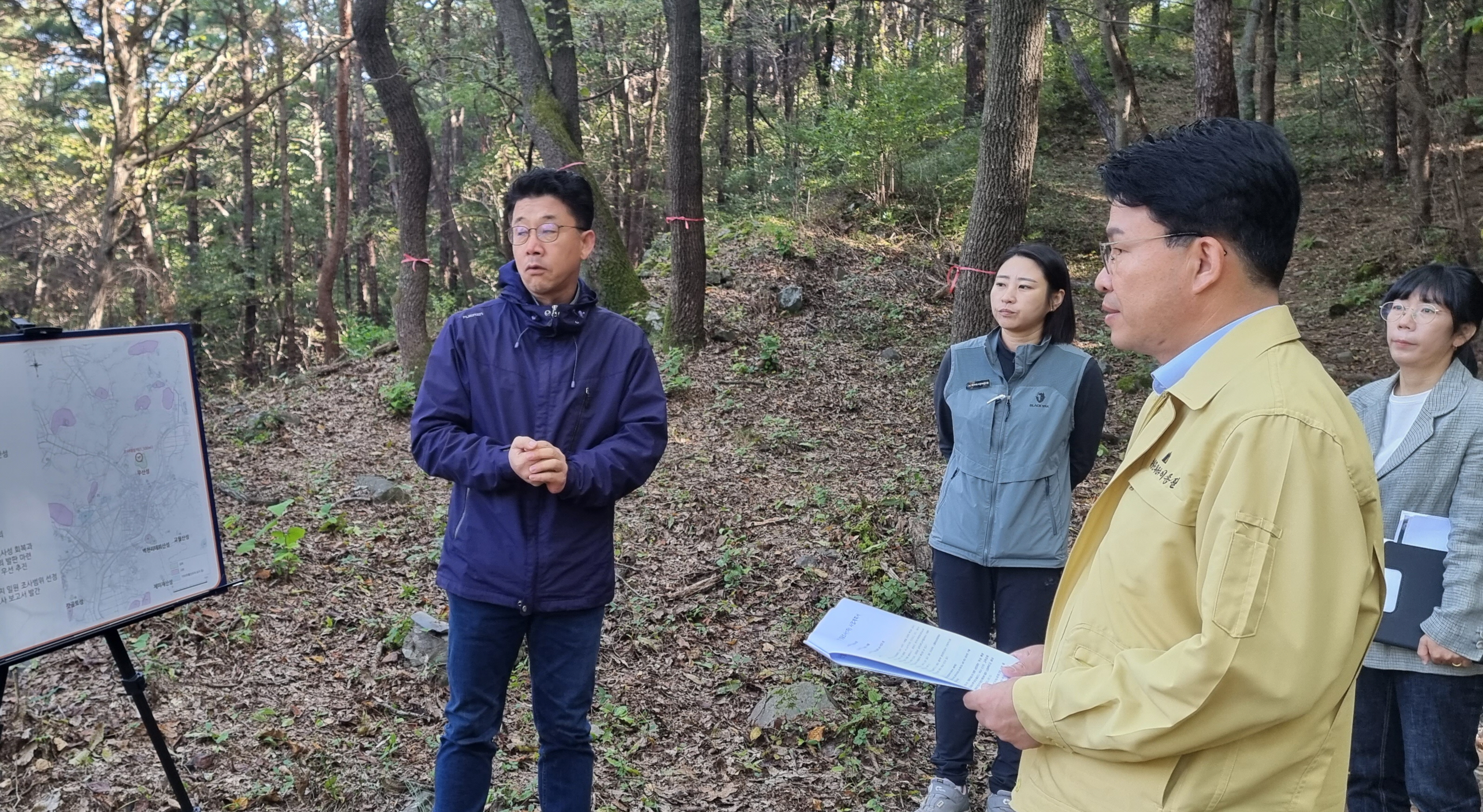 청양군, 우산성 복원 위한 1차 발굴조사 추진-이종필 부군수 현장점검