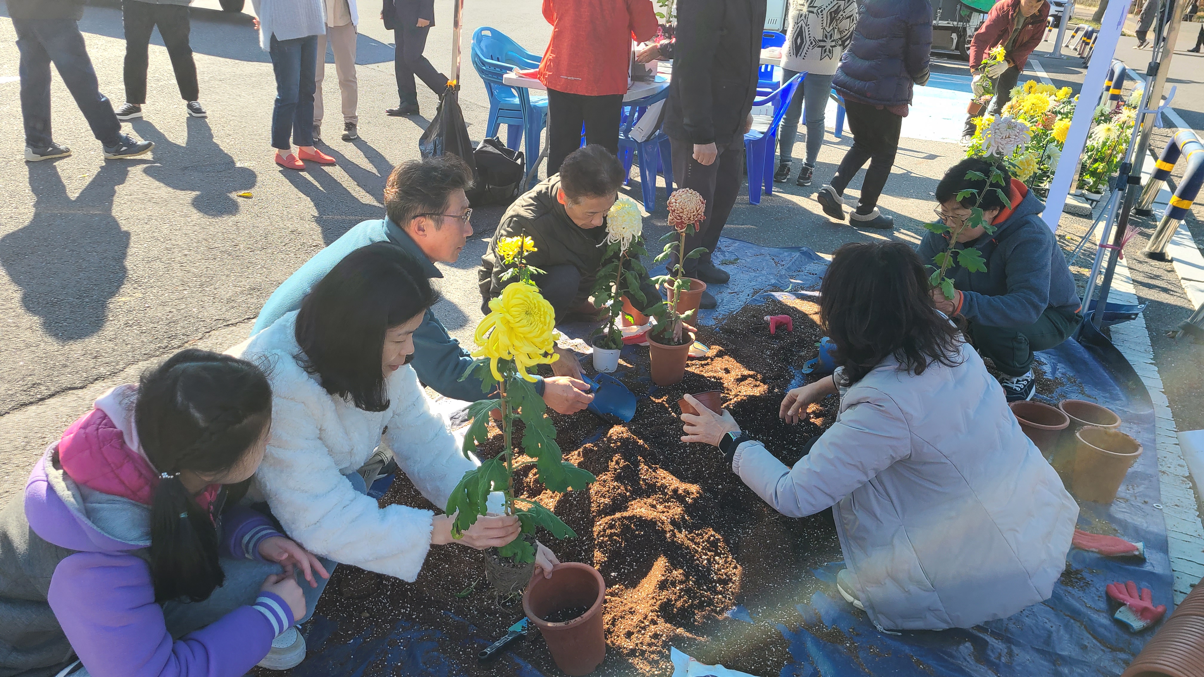 대치면 주민자치회 하반기 행복을 주는 씨앗 나눔 행사 실시