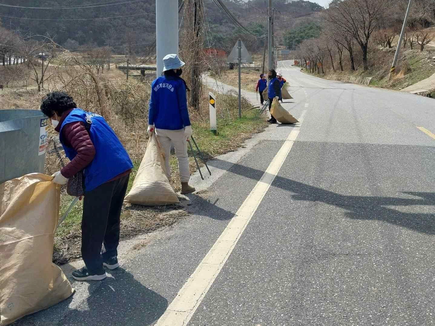 6. 바르게살기 대치면위원회 봄맞이 환경정화활동 실시(2)