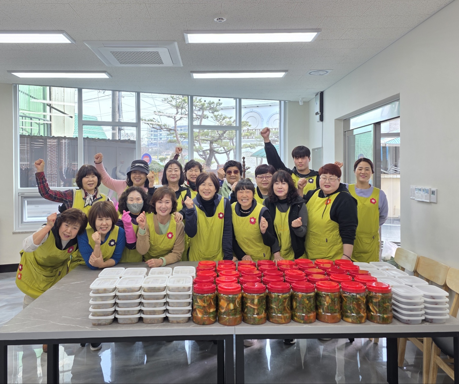 1. 청양군, 도시재생사업 거점시설 본격 운영(3)(여성자원봉사회 반찬봉사)