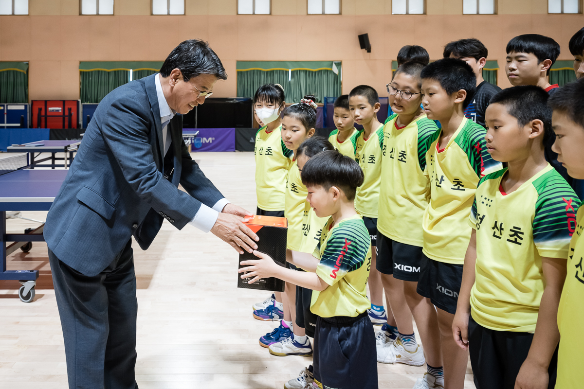 1. 청양의 반격은 스포츠였다 (2) 정산초 탁구부 격려