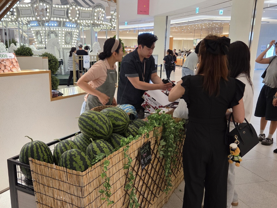 3. 청양군, 대전 현대아울렛 로컬푸드 판촉행사 열어