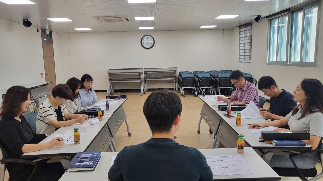 5. 청양군  2025년 의료급여사업 읍면 담당자 간담회 개최(1-2).jpeg