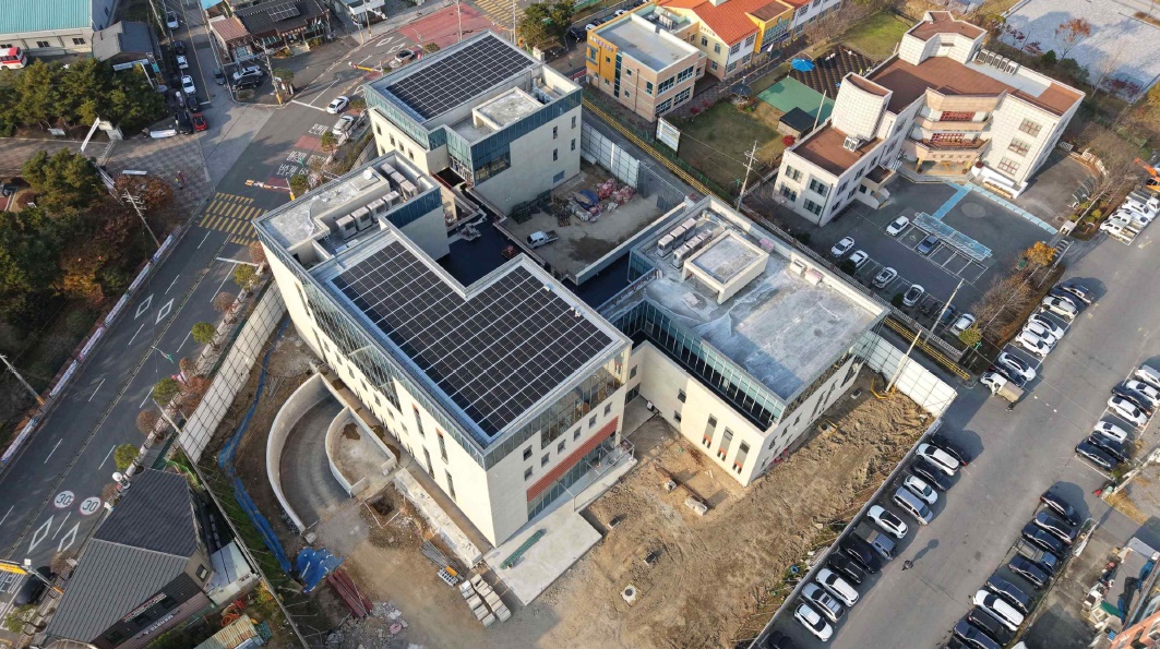 1. 청양군  가족문화센터·평생학습관 내년 3월 완공 앞두고 순조로운 추진… ‘전 세대 행복 플랫폼’ 실현한다(2-2)