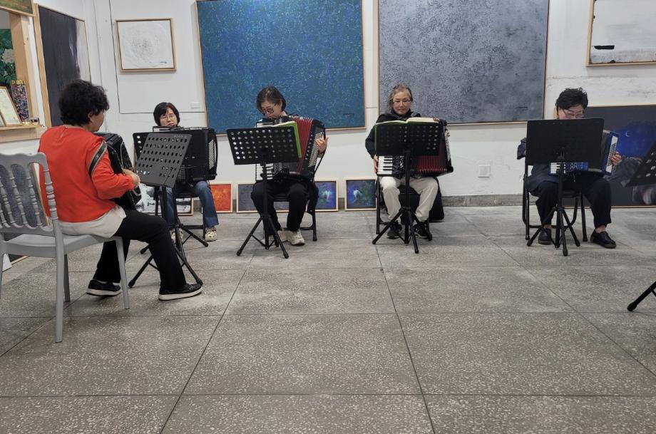 BandPhoto_2025_07_15_09_27_53