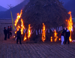 정월대보름 전후 전통민속마을제 풍성