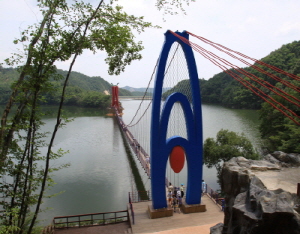 칠갑산 천장호 출렁다리, 관광명소 부각