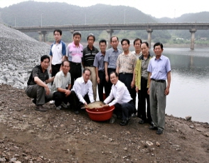 청양호의 신명나는 운항을 기원합니다!