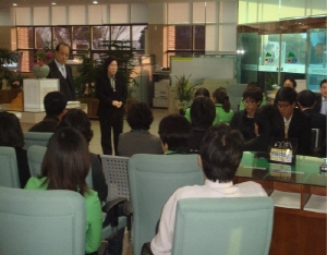 ‘이웃과 인사나누기’ 공직자가 먼저 실천