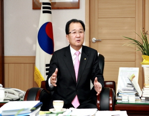 민주적 리더십, 부상하는 청양호