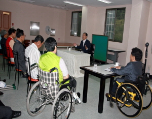 장애인직업재활센터 현장 방문...민생행보 본격 시동