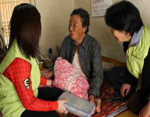 밥이 보약!! 어르신～ 식사 하세요～