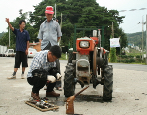 ‘청양군 농기계임대사업 농가에 효자노릇 톡톡히’