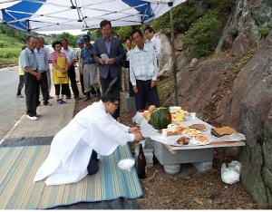 ‘운곡면 효제리 1리 아들바위제 지내’