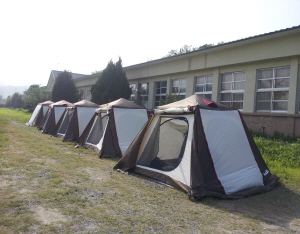 폐교가 가족캠프장으로 화려한 변신!