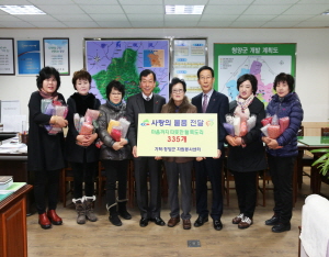 ‘마음까지 따뜻한 털목도리’ 전달