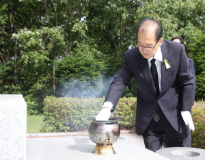 민선6기 이석화 청양군수 당선자, 충령사와 충혼탑 참배
