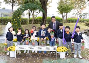 가을 축제의 향연 속으로 여행을, 군민과 함께하는 청양국화전시회 개최
