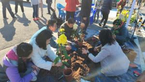 대치면 주민자치회 하반기 행복을 주는 씨앗 나눔 행사 실시