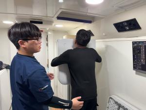 청양군 외국인계절근로자 건강증진을 위한 무료 피부과 진료와 결핵검진 실시