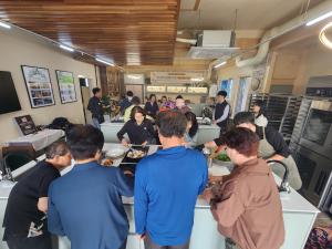 사회적 고립 예방과 지역사회 연대 강화 민관이 함께해요