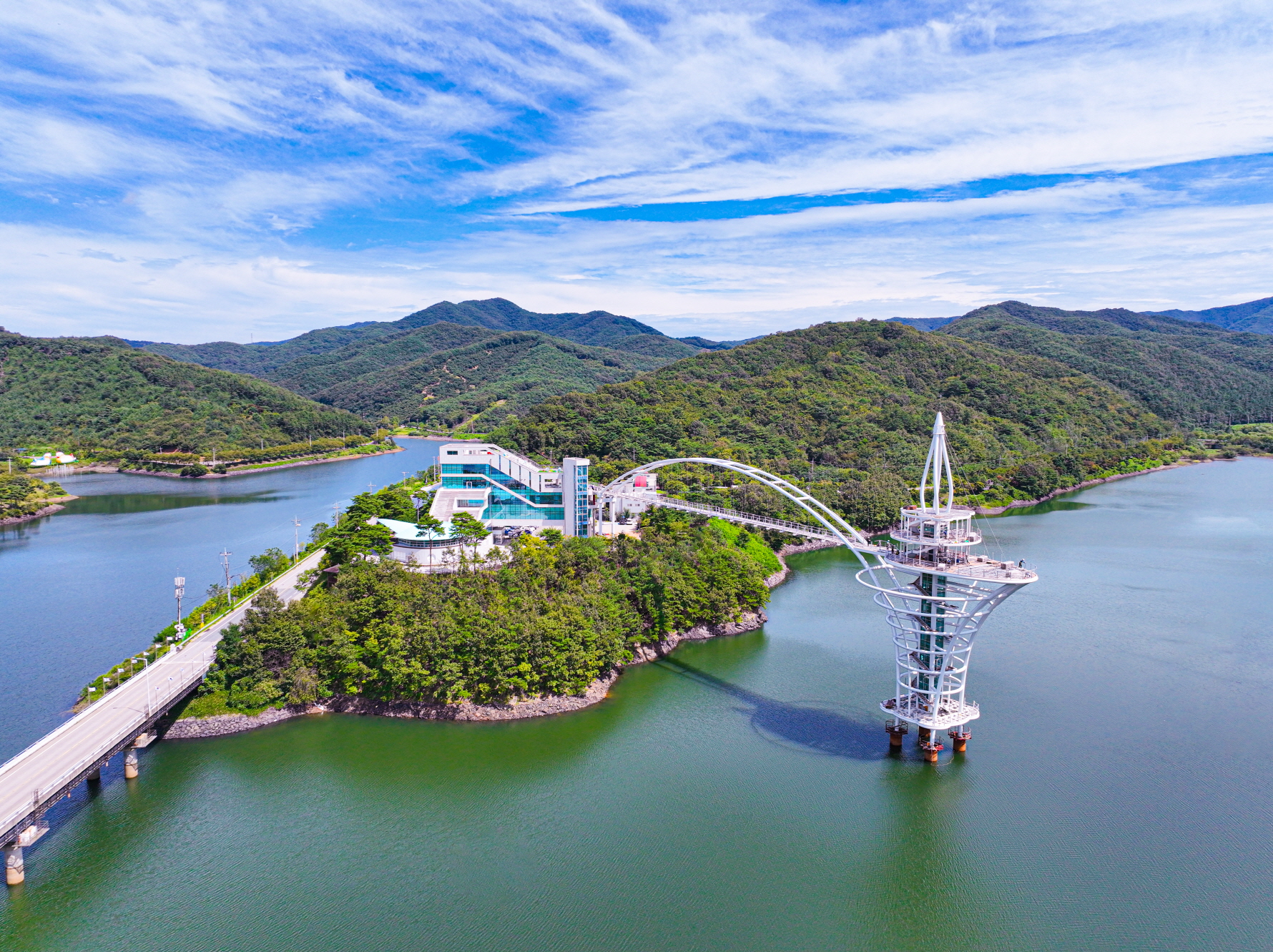 청양 칠갑타워 14일 개관 앞두고 분주… 지역 경제 활력 기대
